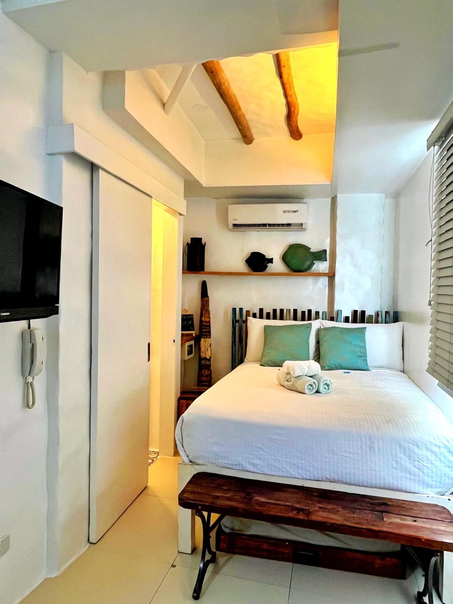 Lugar Bonito Hotel Balabag  Exterior photo