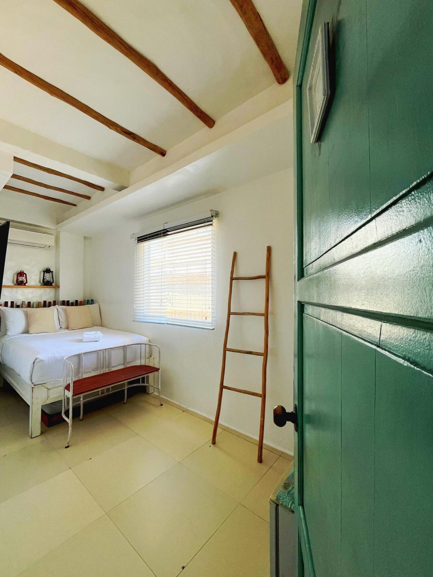 Lugar Bonito Hotel Balabag  Exterior photo