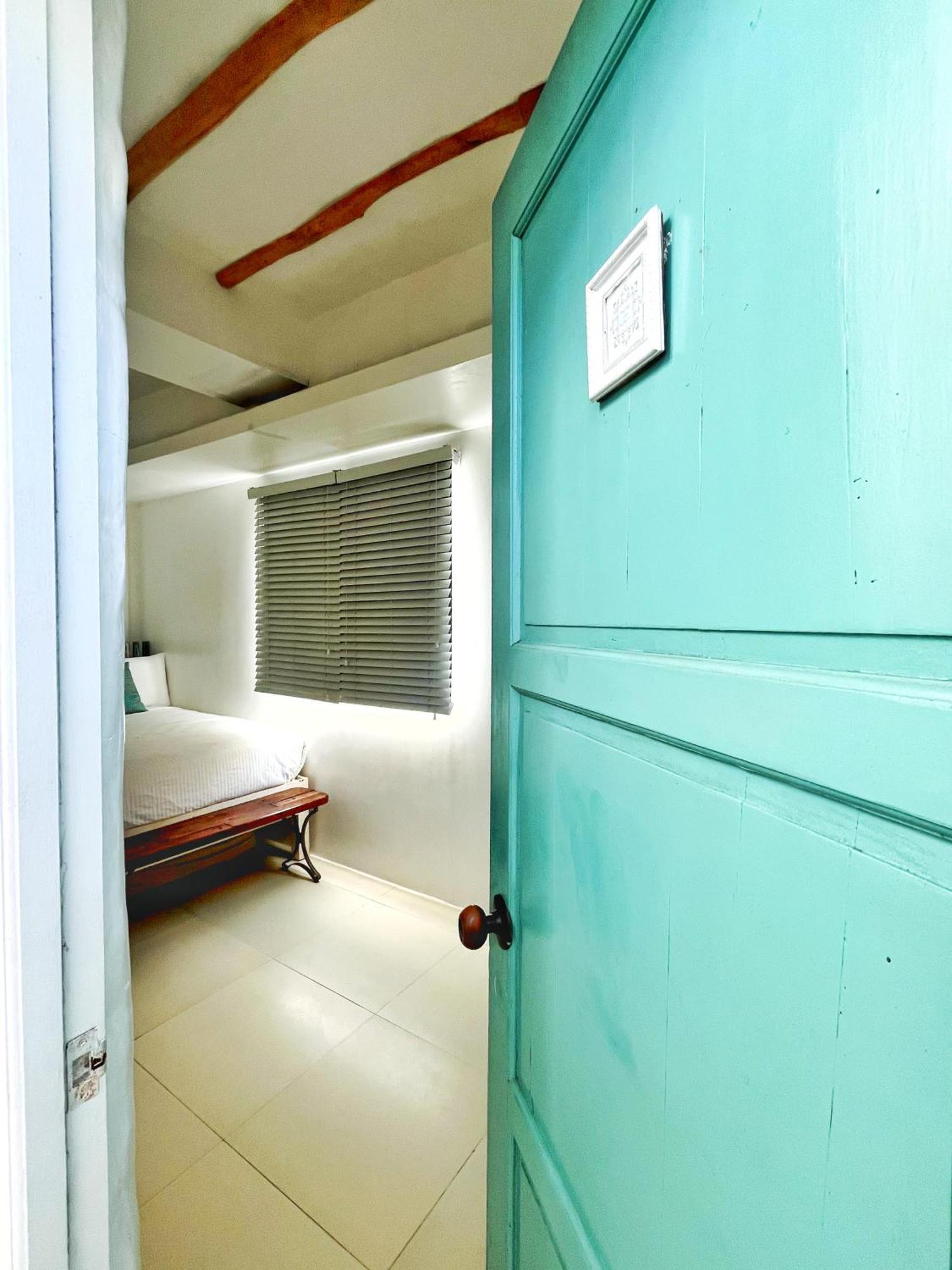 Lugar Bonito Hotel Balabag  Exterior photo